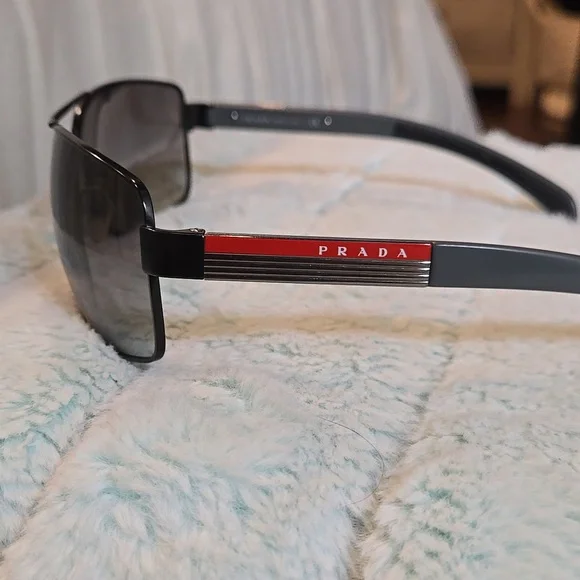 Authentic Prada sunglasses - Picture 2 of 10